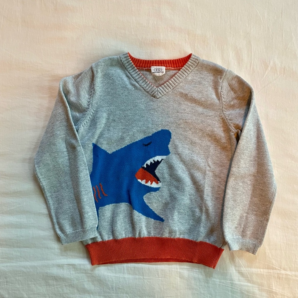 EUC EGG grey shark sweater